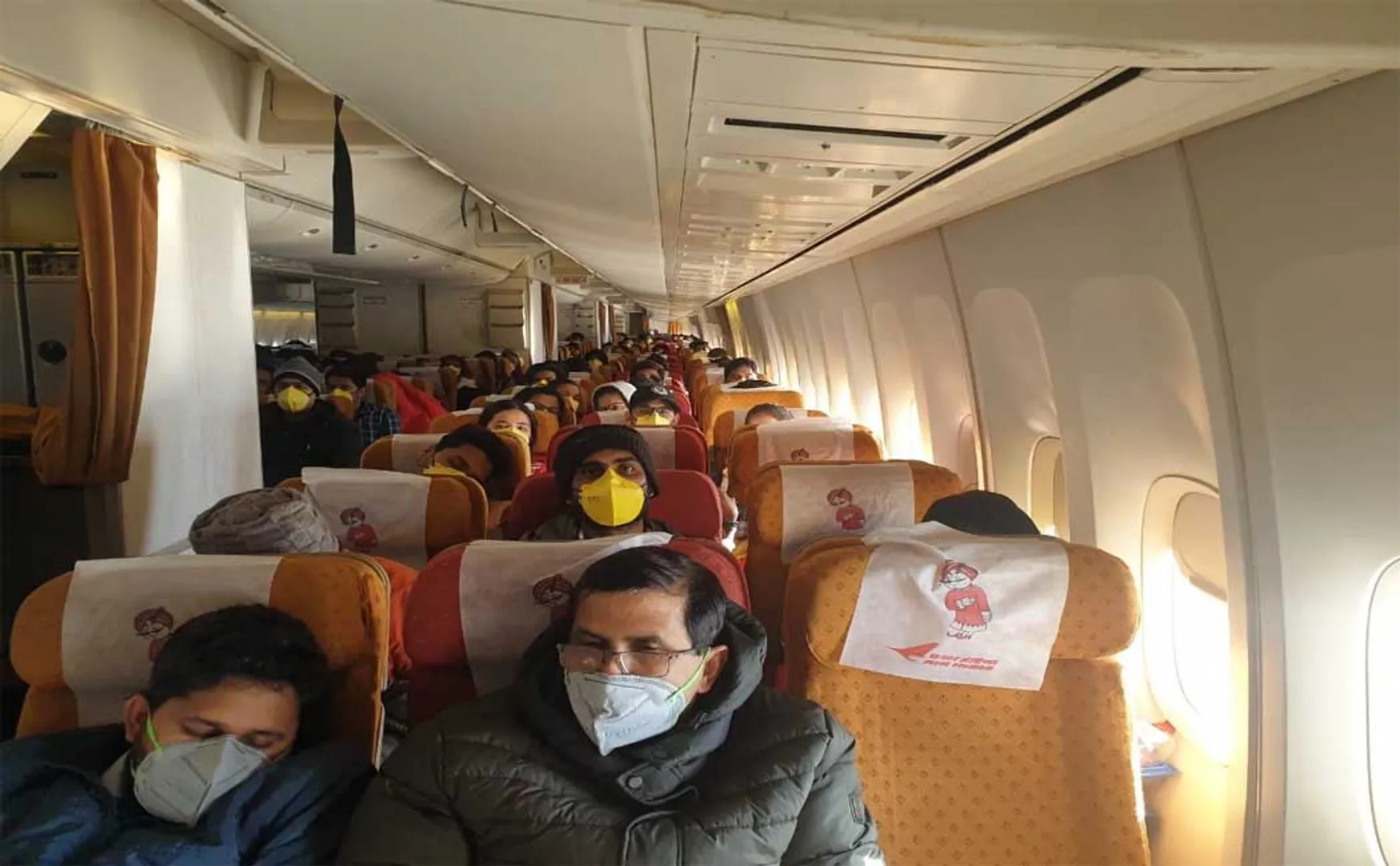 china coronavirus 323 passengers air india flight arrive delhi airport 